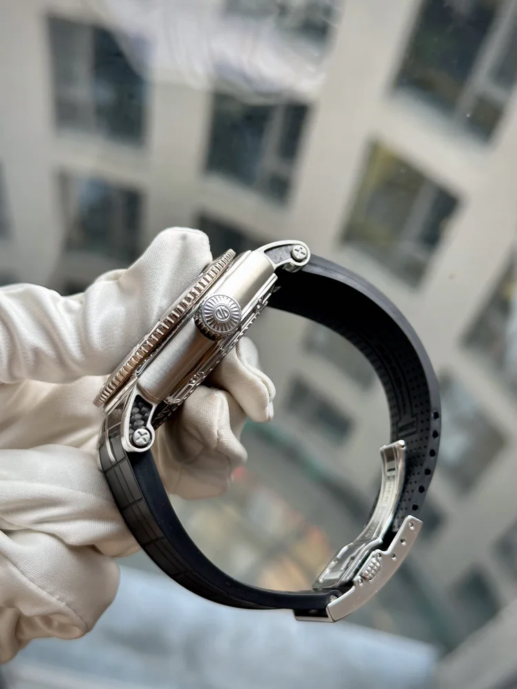 Roger Dubuis Easy Diver Tourbillon